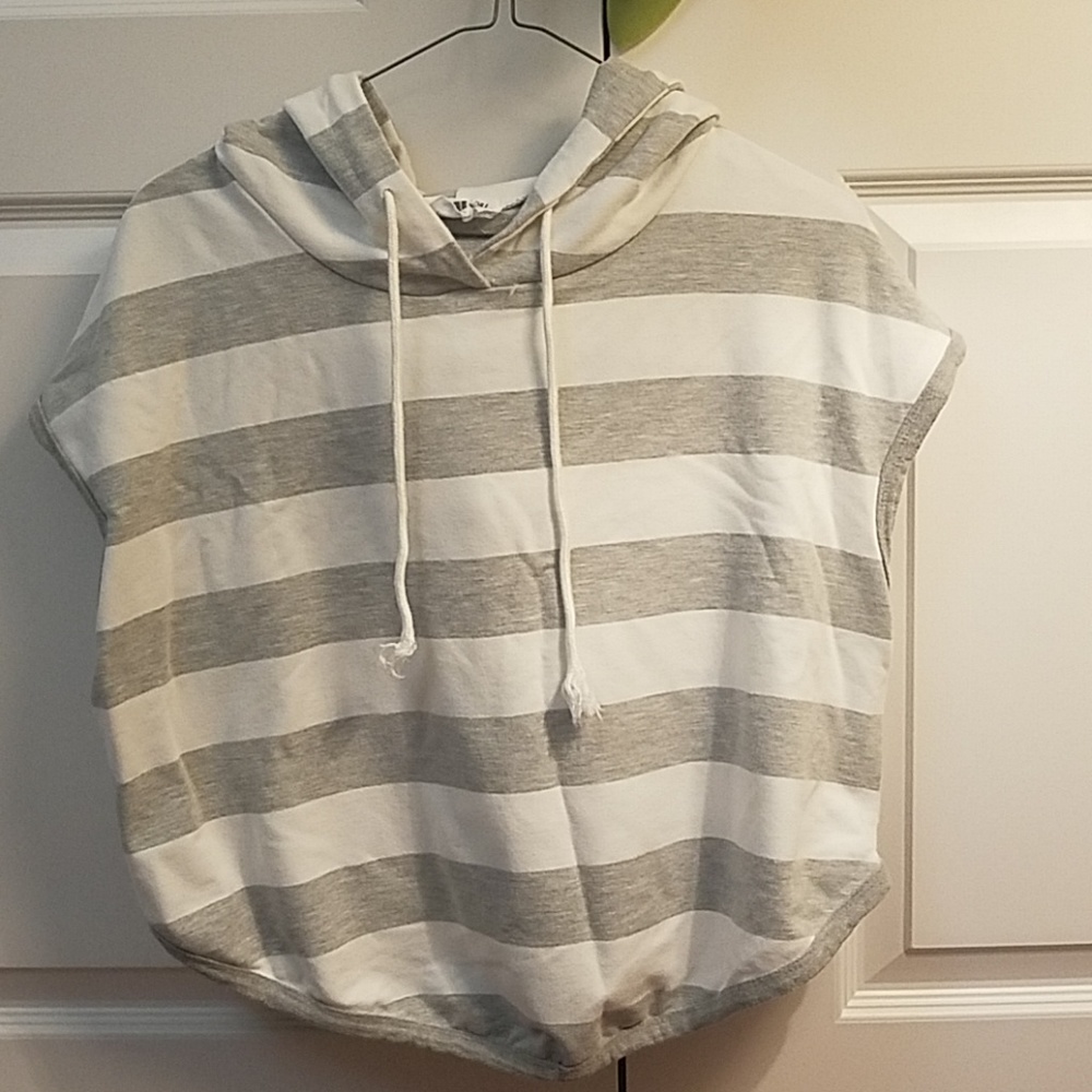 M&T white and grey two piece set
